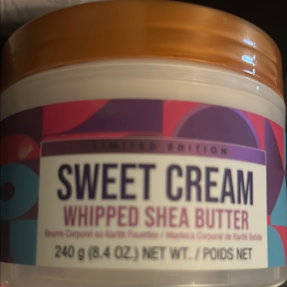 Gold and Purple Moisturizing Body Oil for Luxurious Bath & Body Care - Picture 2 of 4